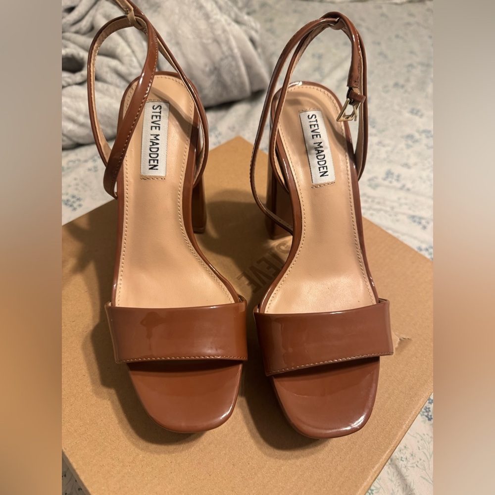 Steve Madden platform sandal